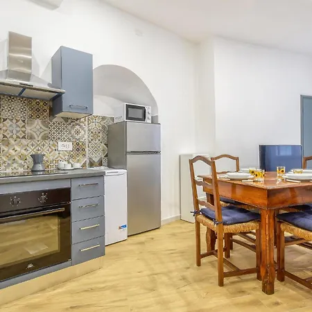 Apartment In With Wi-fi Genoa